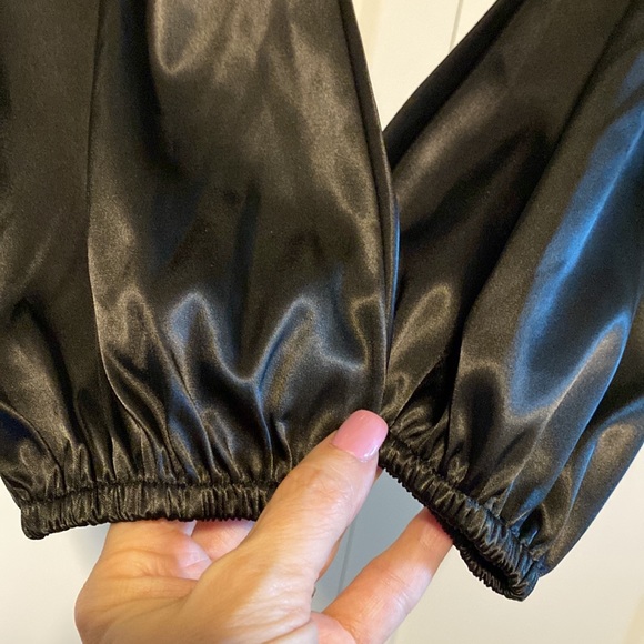 NWT Misguided “Tall” Zip Front Long Pff Sleeve Cropped Blouse | Size 6 - Picture 4 of 9